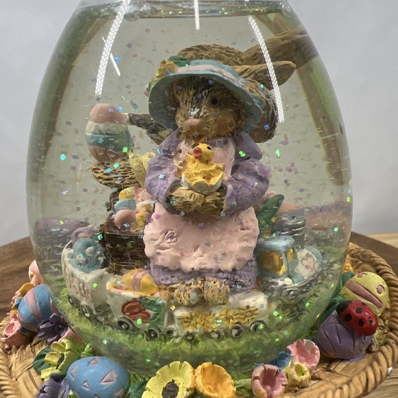 Easter Egg Spring Snow Globe Bunny Rabbit "Peter Cottontail" Music Box Video - Picture 7 of 7